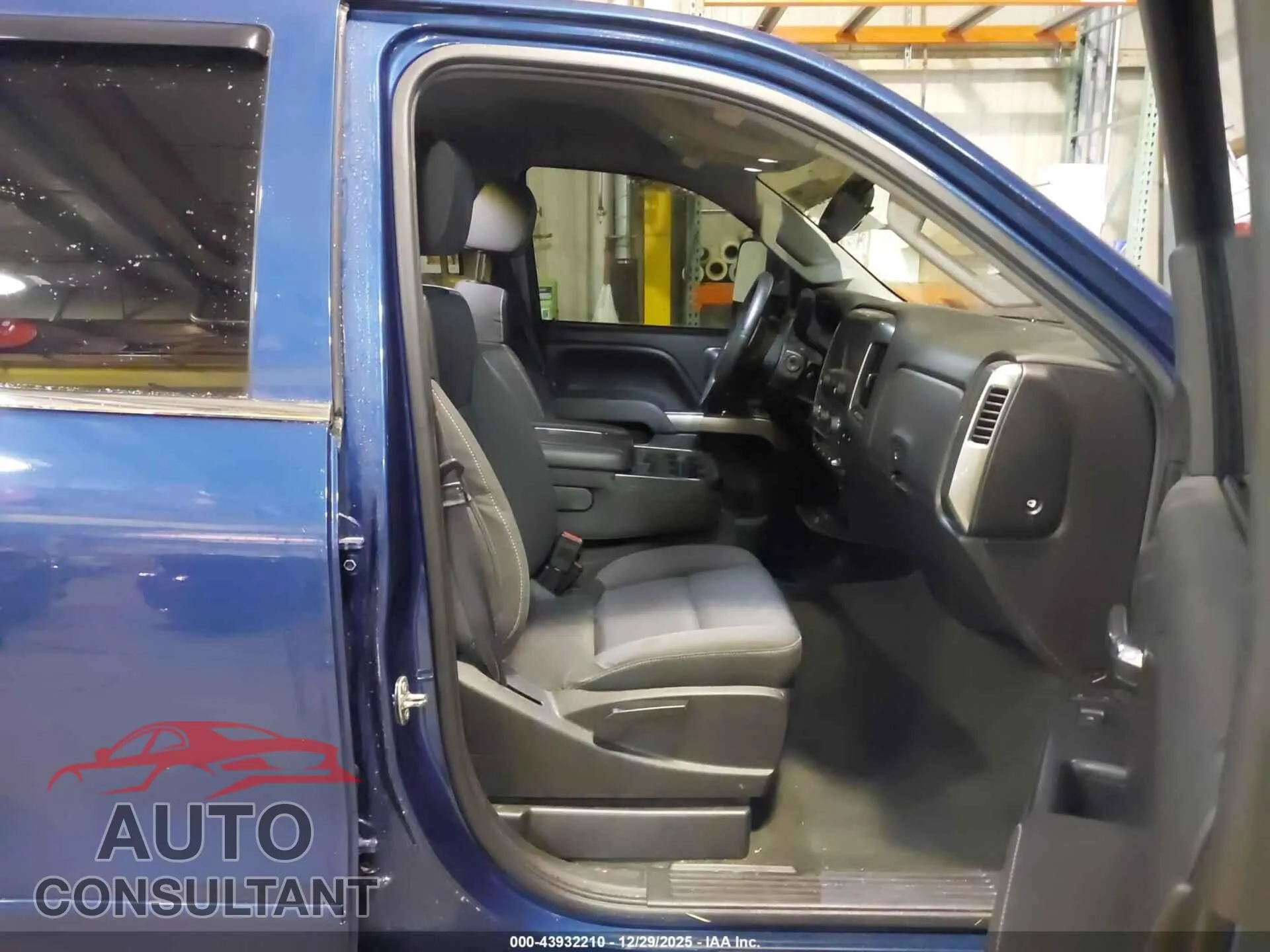 2015 CHEVROLET SILVERADO 2500HD Damaged VIN 1GC2KVEG1FZ558112 – interior seats 2015 CHEVROLET SILVERADO 2500HD Damaged VIN 1GC2KVEG1FZ558112 – interior seats