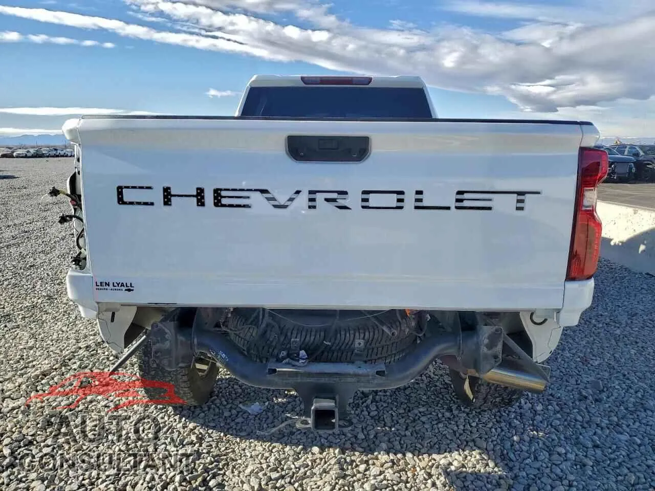 2024 CHEVROLET ALL Models Damaged VIN 1GC4YME72RF159636 – engine bay 2024 CHEVROLET ALL Models Damaged VIN 1GC4YME72RF159636 – engine bay