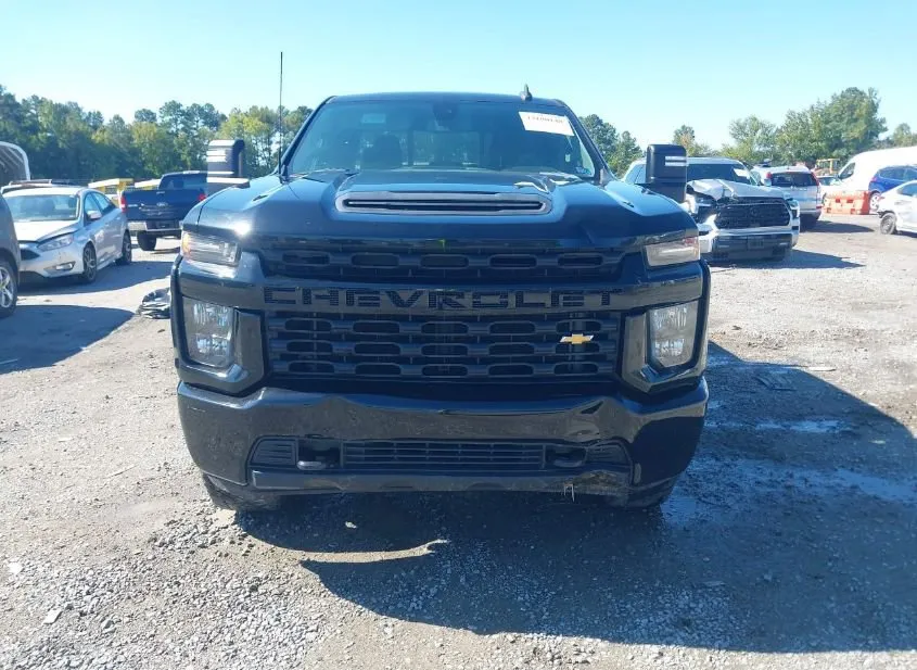 2022 CHEVROLET Silverado HD Used VIN 1GC5YME70NF222795 – trunk area 2022 CHEVROLET Silverado HD Used VIN 1GC5YME70NF222795 – trunk area