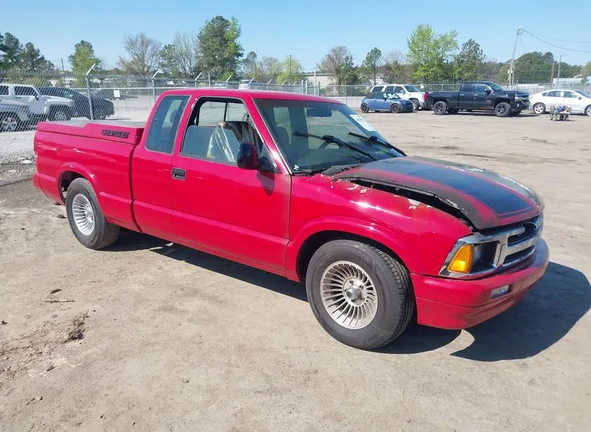 1997 CHEVROLET S-10 Pickup Used VIN 1GCCS19X0VK124746 – side profile 1997 CHEVROLET S-10 Pickup Used VIN 1GCCS19X0VK124746 – side profile