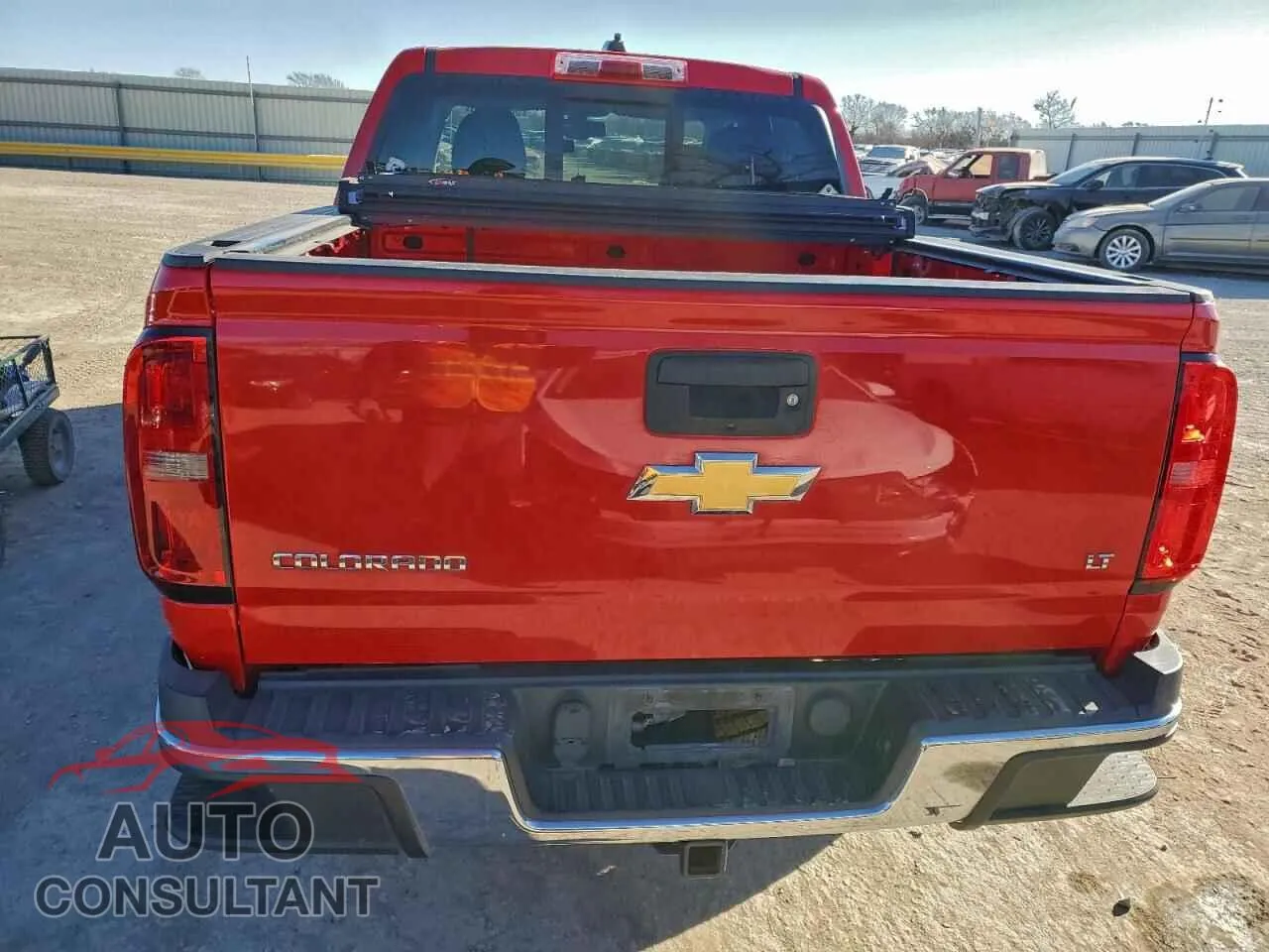 2016 CHEVROLET COLORADO Damaged VIN 1GCGSCE31G1123405 – engine bay