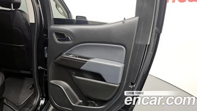 2022 Chevrolet Real New Colorado 3.6 Z71-X Midnight 4WD Sold VIN 1GCPT9EN5N1301332 – trunk area 2022 Chevrolet Real New Colorado 3.6 Z71-X Midnight 4WD Sold VIN 1GCPT9EN5N1301332 – trunk area
