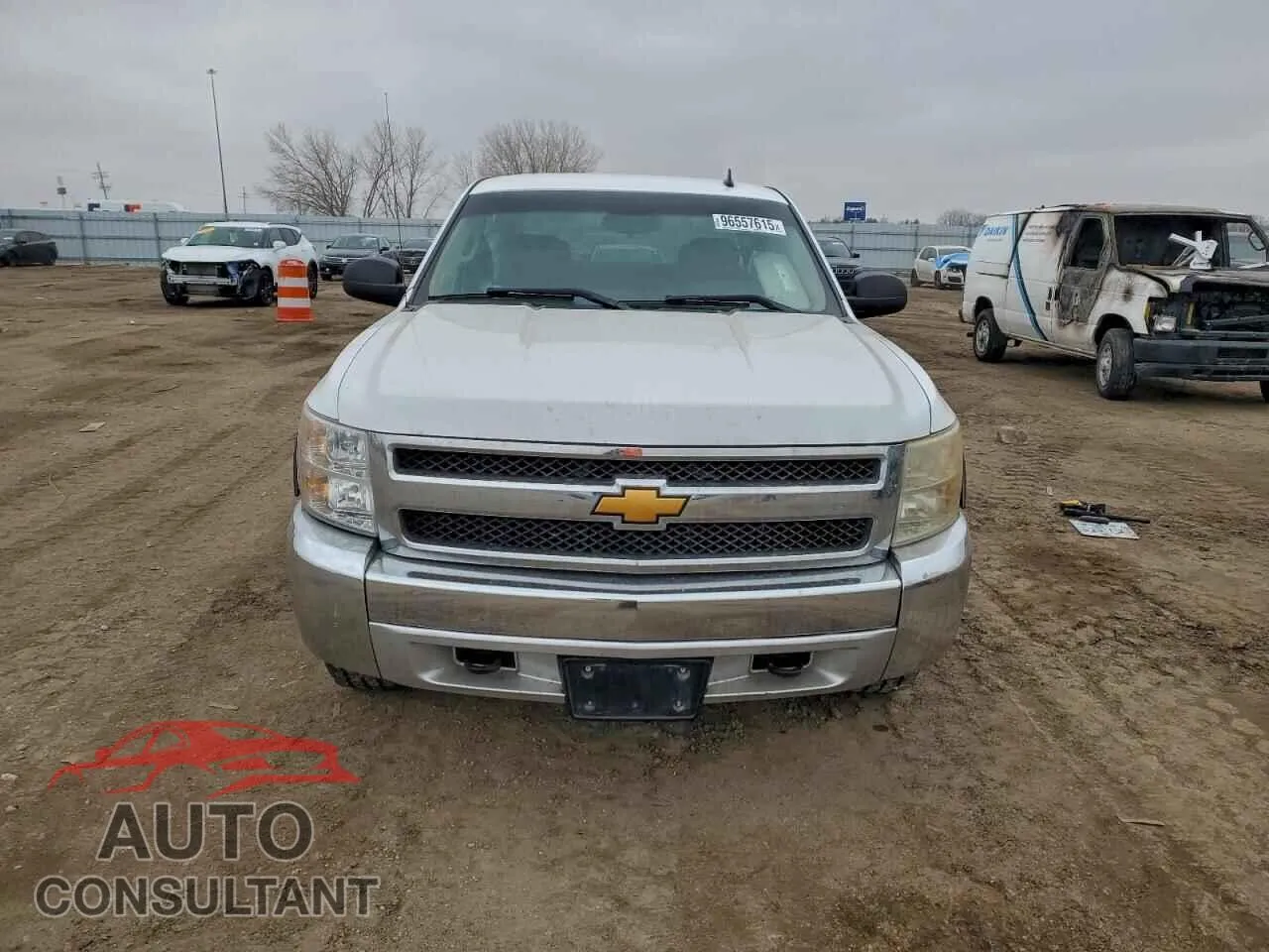 2013 CHEVROLET ALL Models Damaged VIN 1GCRKSE77DZ262313 – interior seats