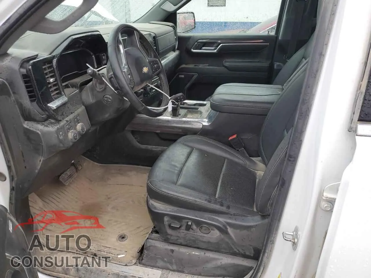 2025 CHEVROLET ALL Models Damaged VIN 1GCUKGE84SZ102869 – exterior detail