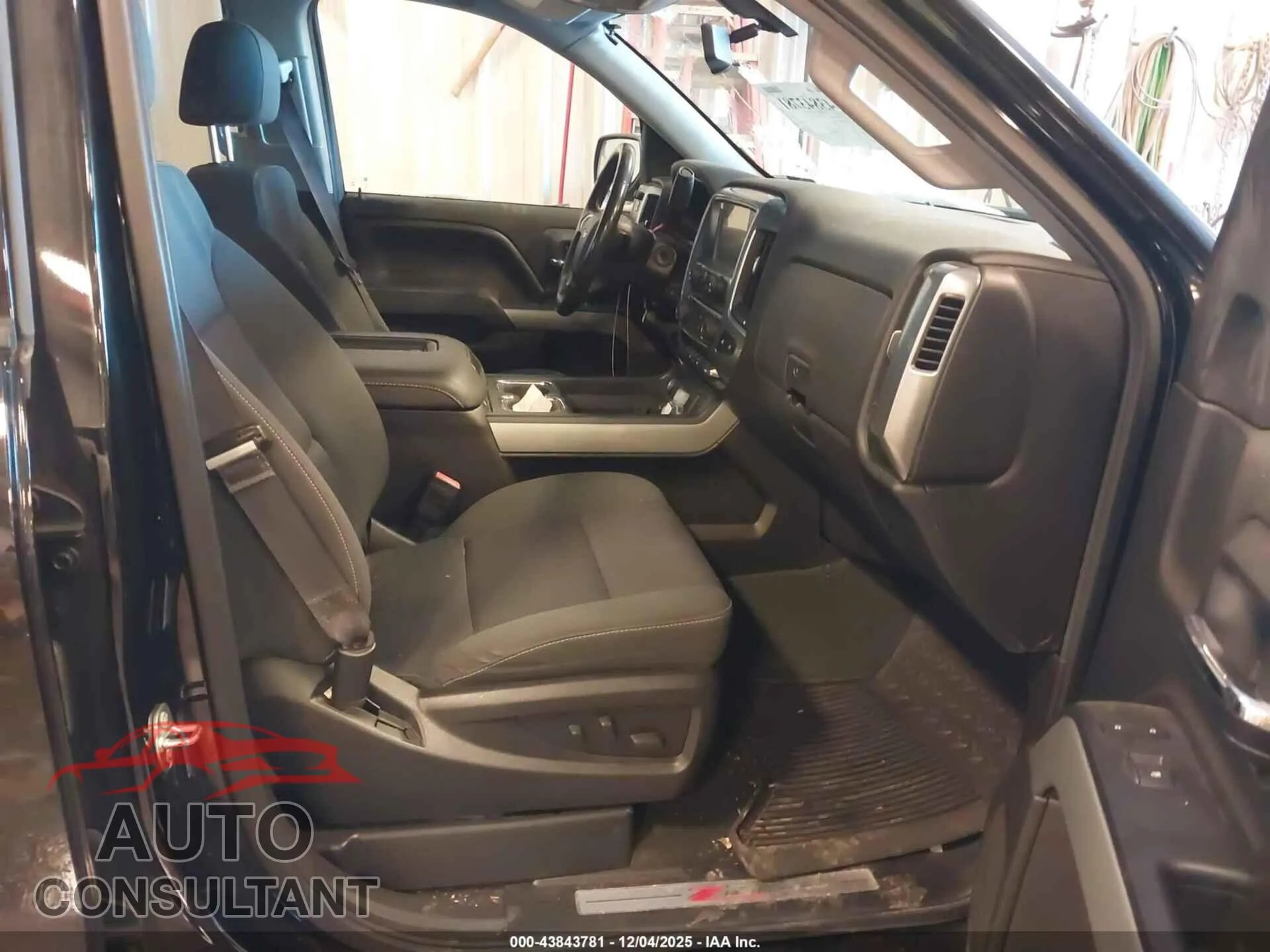 2016 CHEVROLET SILVERADO 1500 Damaged VIN 1GCVKREC0GZ409967 – interior seats