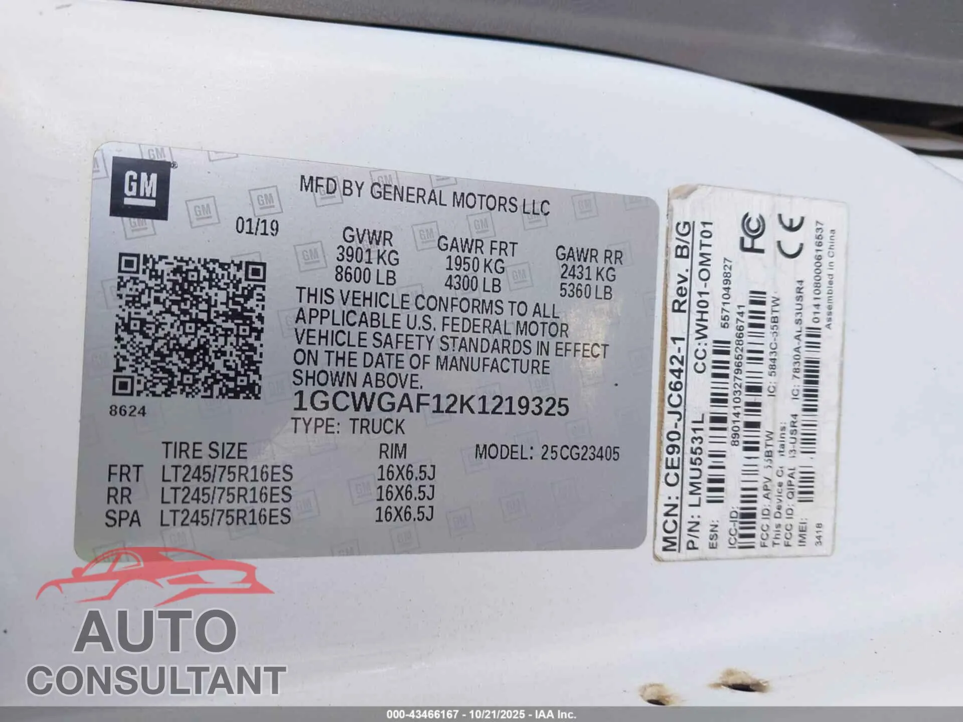 2019 CHEVROLET EXPRESS 2500 Damaged VIN 1GCWGAF12K1219325 – trunk area 2019 CHEVROLET EXPRESS 2500 Damaged VIN 1GCWGAF12K1219325 – trunk area
