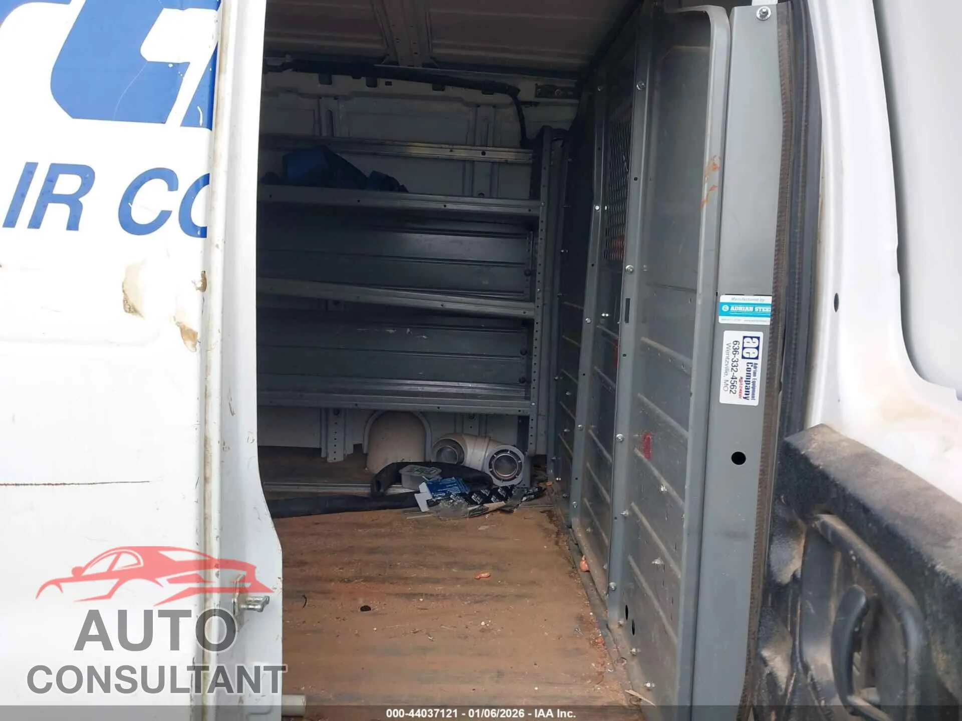 2014 CHEVROLET EXPRESS 2500 Damaged VIN 1GCWGFBA4E1209841 – undercarriage 2014 CHEVROLET EXPRESS 2500 Damaged VIN 1GCWGFBA4E1209841 – undercarriage