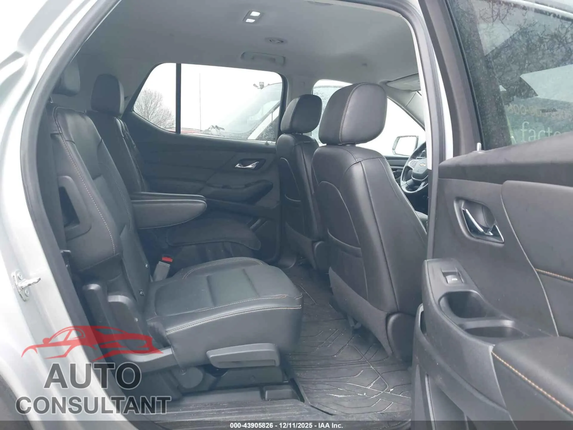 2020 CHEVROLET TRAVERSE Damaged VIN 1GNERHKW2LJ312161 – undercarriage