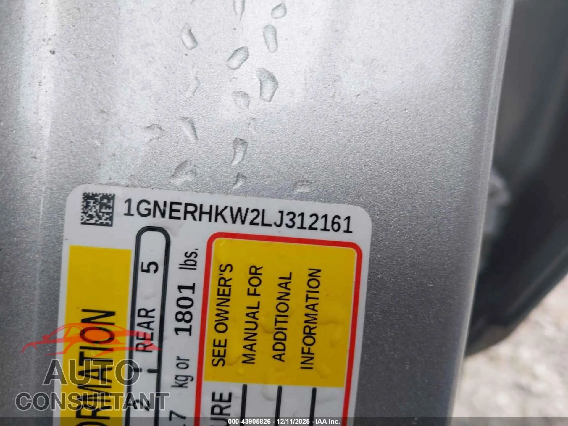 2020 CHEVROLET TRAVERSE Damaged VIN 1GNERHKW2LJ312161 – trunk area