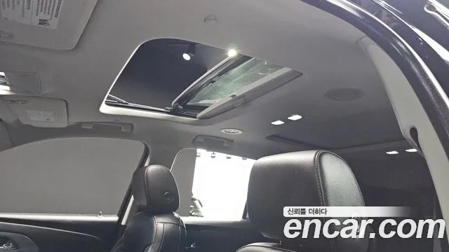 2020 Chevrolet Traverse 3.6 AWD Redline Sold VIN 1GNEV9KW2LJ263545 – interior seats