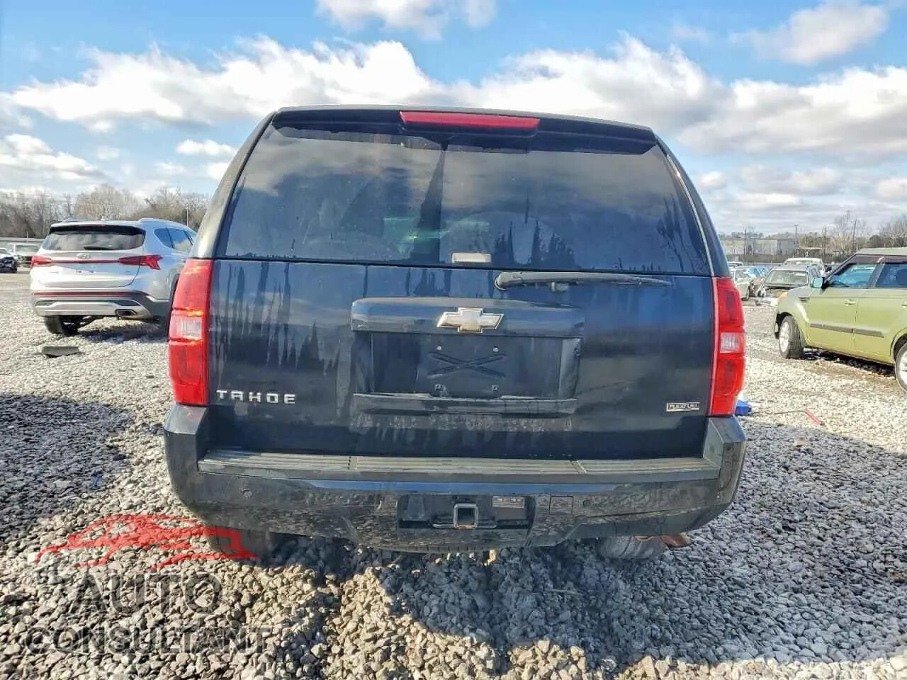 2009 CHEVROLET TAHOE Damaged VIN 1GNFC230X9R296847 – engine bay