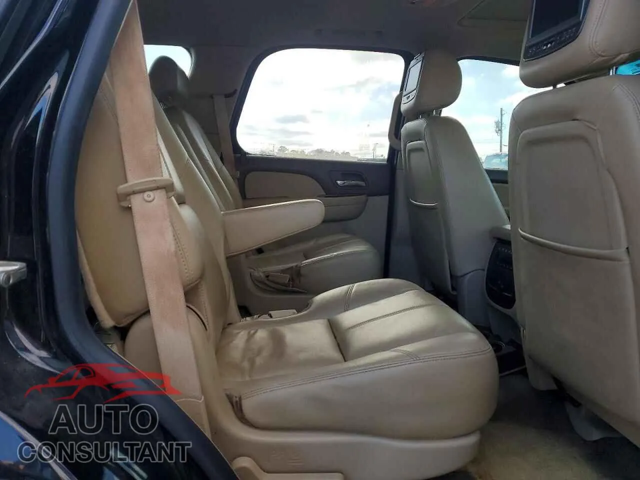 2009 CHEVROLET TAHOE Damaged VIN 1GNFC230X9R296847 – photo 11