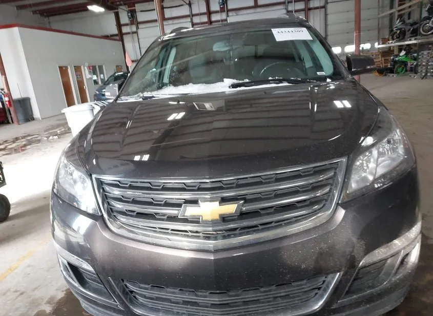 2017 CHEVROLET Traverse Used VIN 1GNKRGKD1HJ185129 – trunk area
