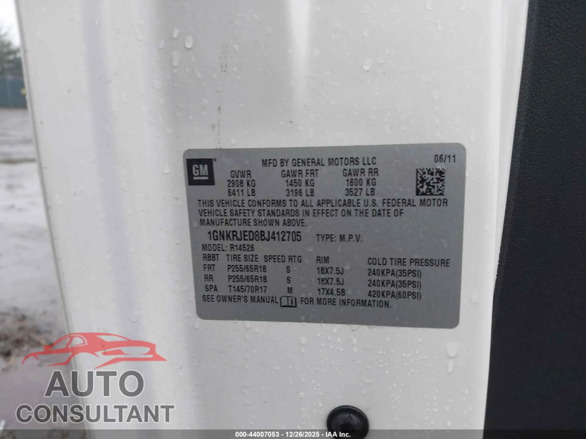 2011 CHEVROLET TRAVERSE Damaged VIN 1GNKRJED8BJ412705 – trunk area 2011 CHEVROLET TRAVERSE Damaged VIN 1GNKRJED8BJ412705 – trunk area