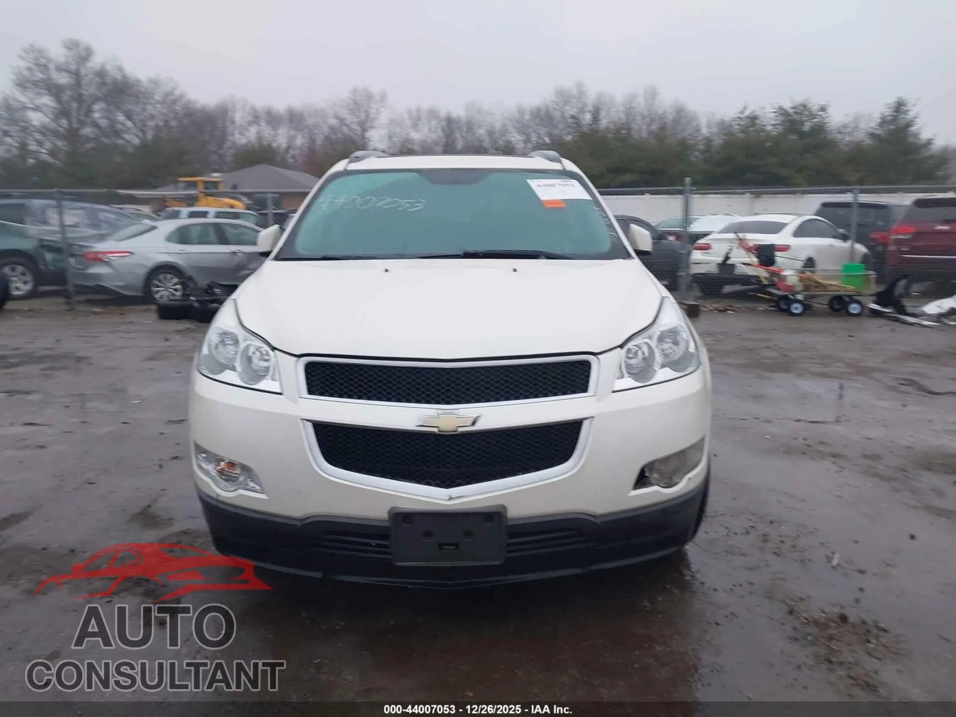 2011 CHEVROLET TRAVERSE Damaged VIN 1GNKRJED8BJ412705 – photo 12 2011 CHEVROLET TRAVERSE Damaged VIN 1GNKRJED8BJ412705 – photo 12