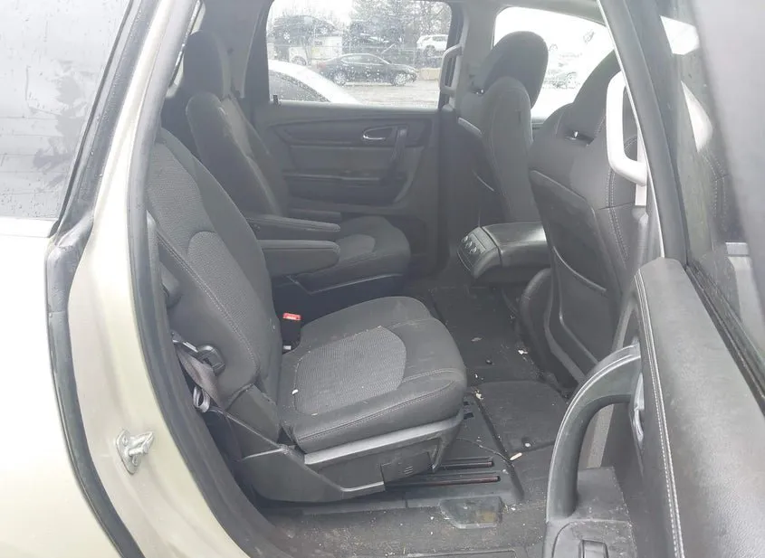 2014 CHEVROLET Traverse Used VIN 1GNKVGKD4EJ148566 – trunk area