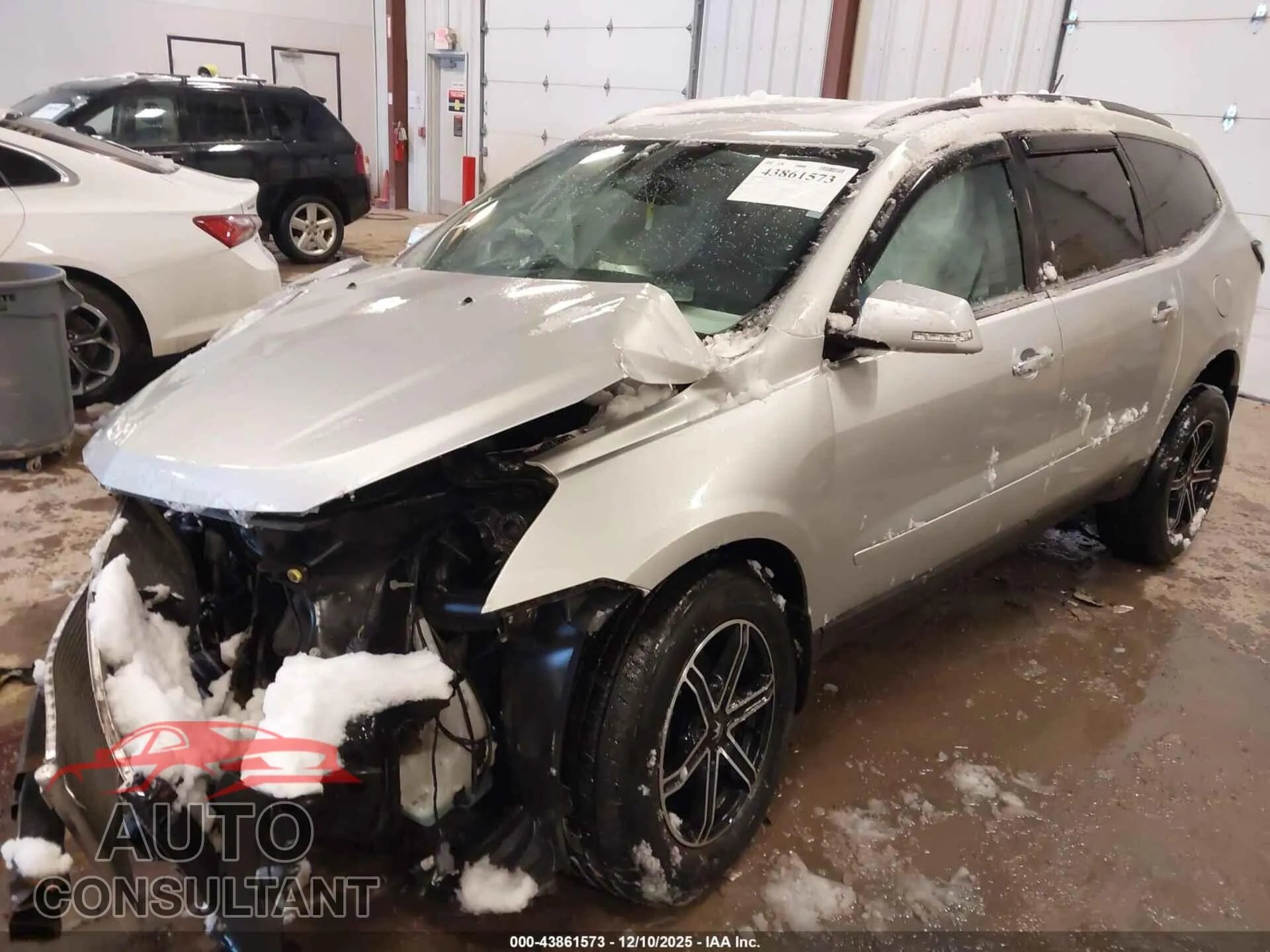 2015 CHEVROLET TRAVERSE Damaged VIN 1GNKVHKD9FJ298812 – rear exterior