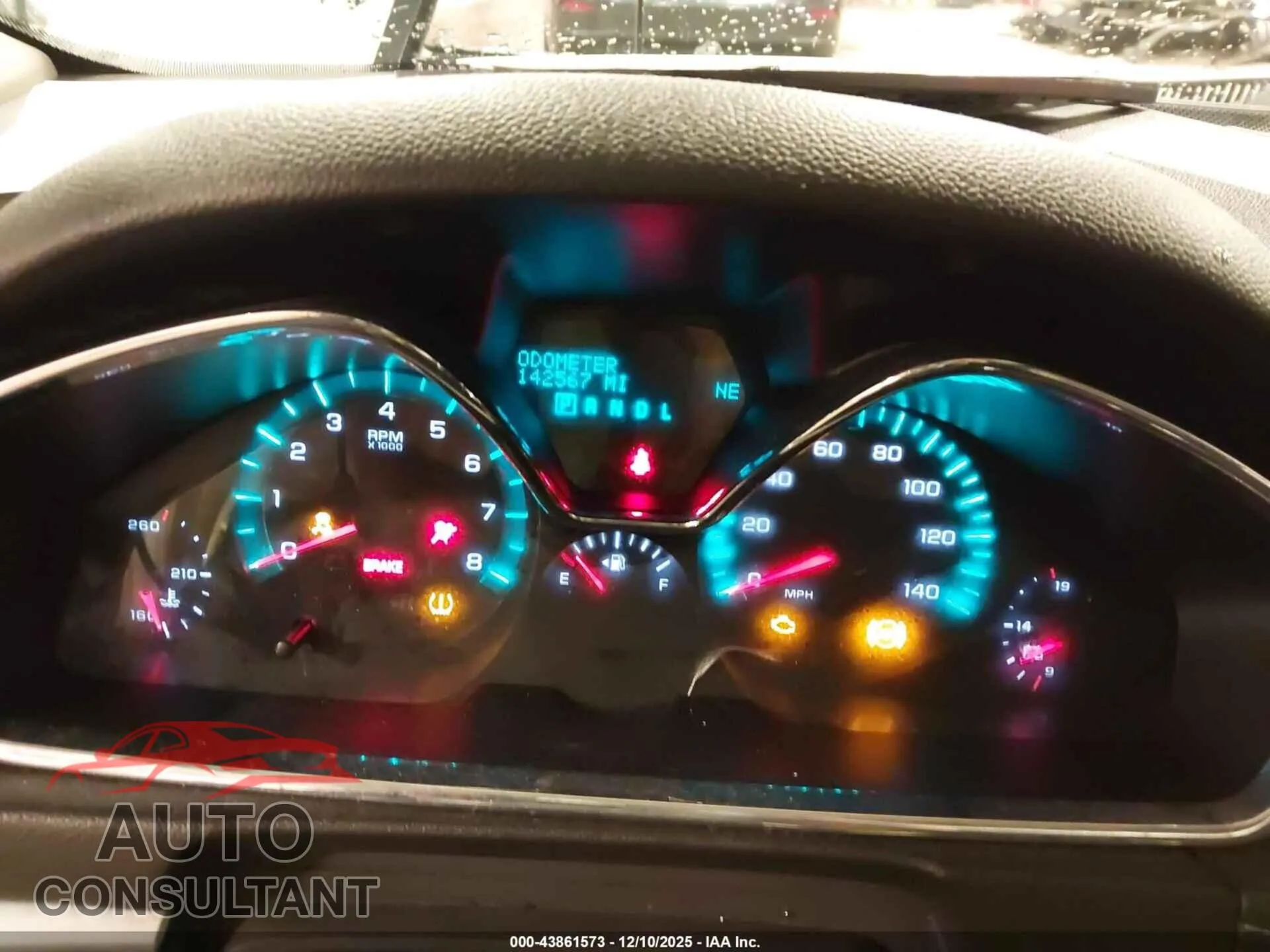 2015 CHEVROLET TRAVERSE Damaged VIN 1GNKVHKD9FJ298812 – exterior detail
