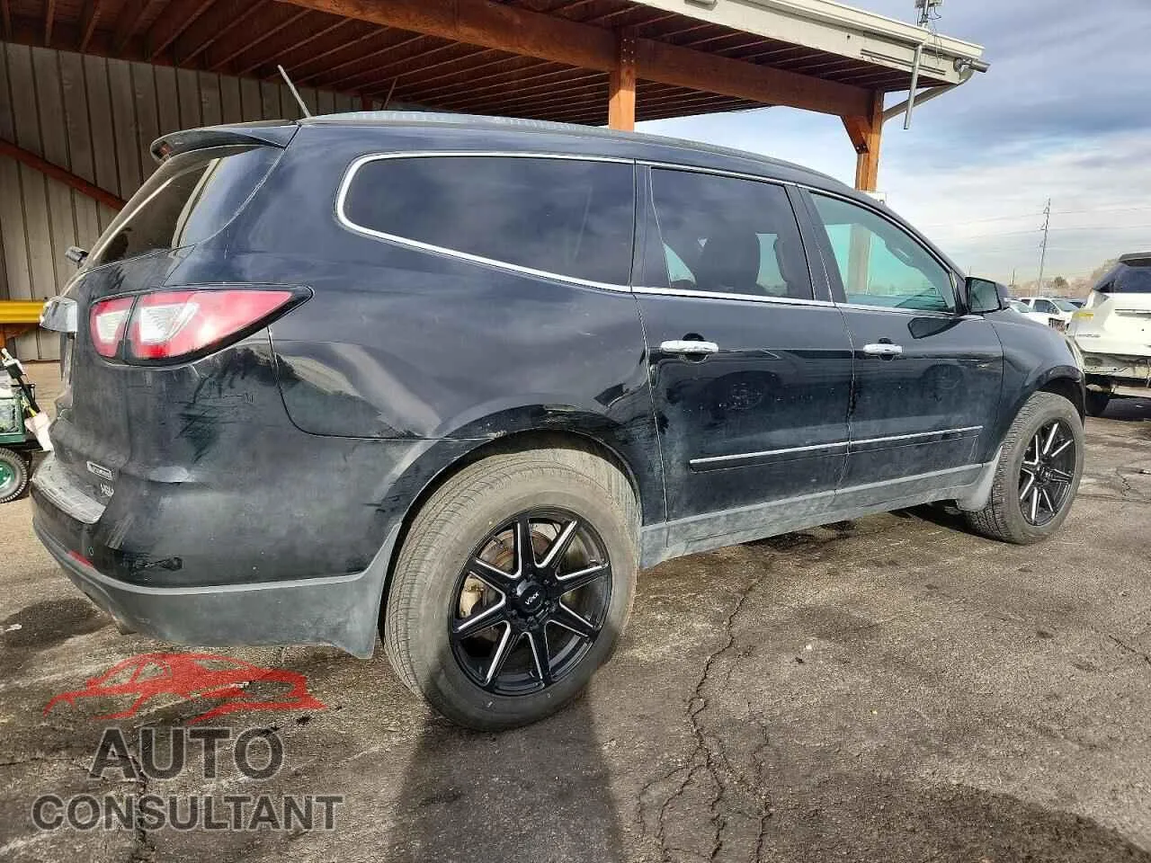 2017 CHEVROLET TRAVERSE Damaged VIN 1GNKVJKD6HJ120298 – side profile