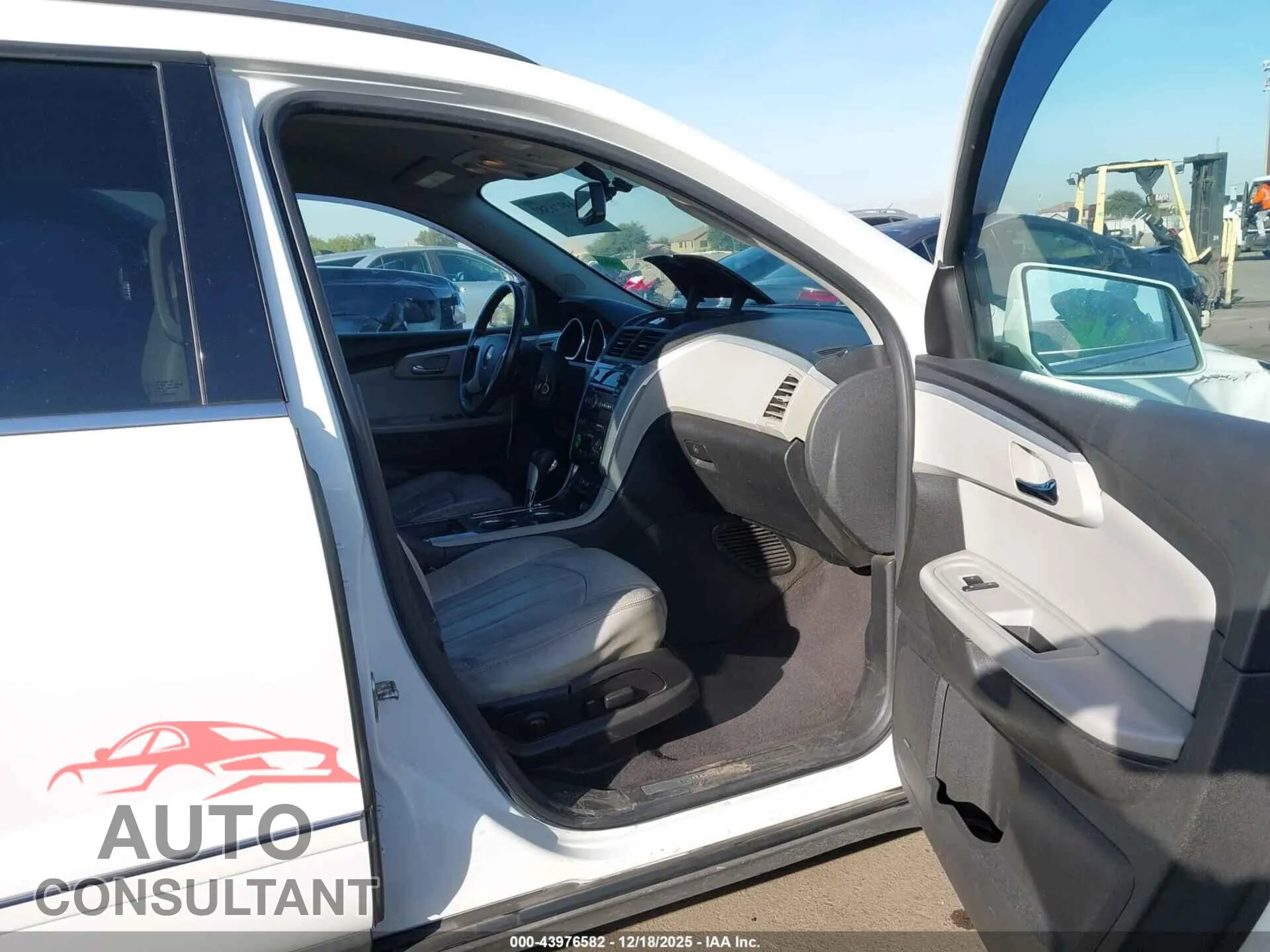 2012 CHEVROLET TRAVERSE Damaged VIN 1GNKVLED1CJ142855 – interior seats