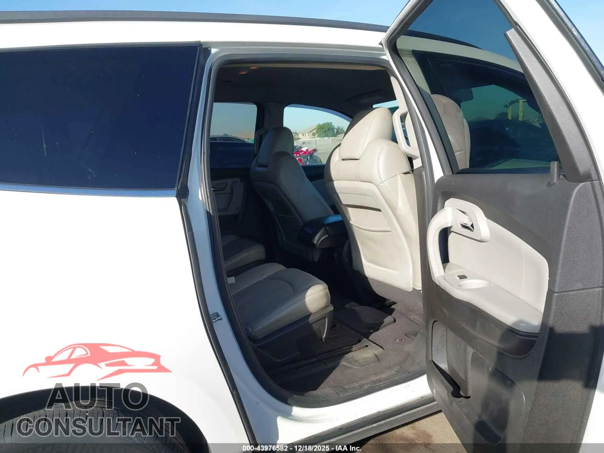 2012 CHEVROLET TRAVERSE Damaged VIN 1GNKVLED1CJ142855 – undercarriage