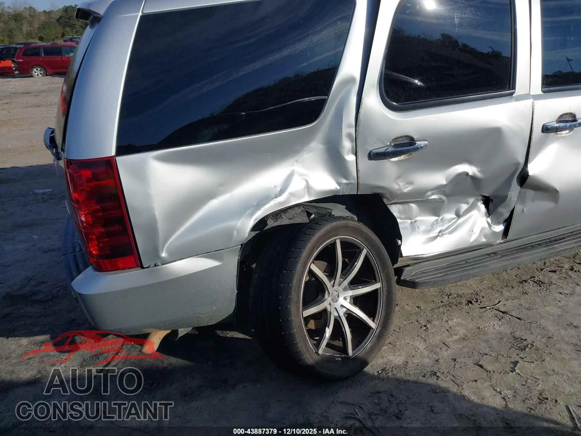 2012 CHEVROLET TAHOE Damaged VIN 1GNSCAE05CR294341 – engine bay