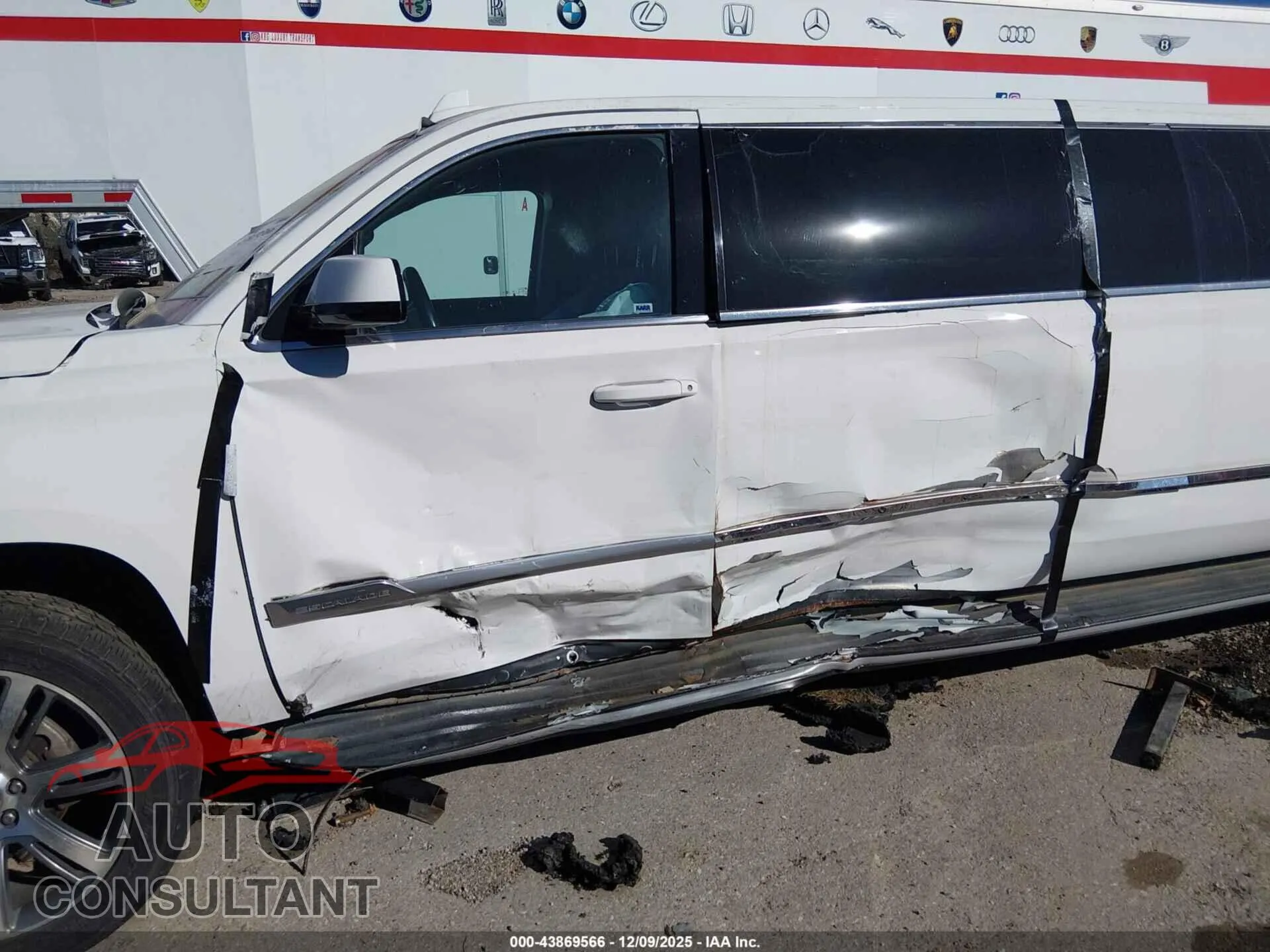 2016 CHEVROLET SUBURBAN Damaged VIN 1GNSCGKC6GR395055 – engine bay 2016 CHEVROLET SUBURBAN Damaged VIN 1GNSCGKC6GR395055 – engine bay
