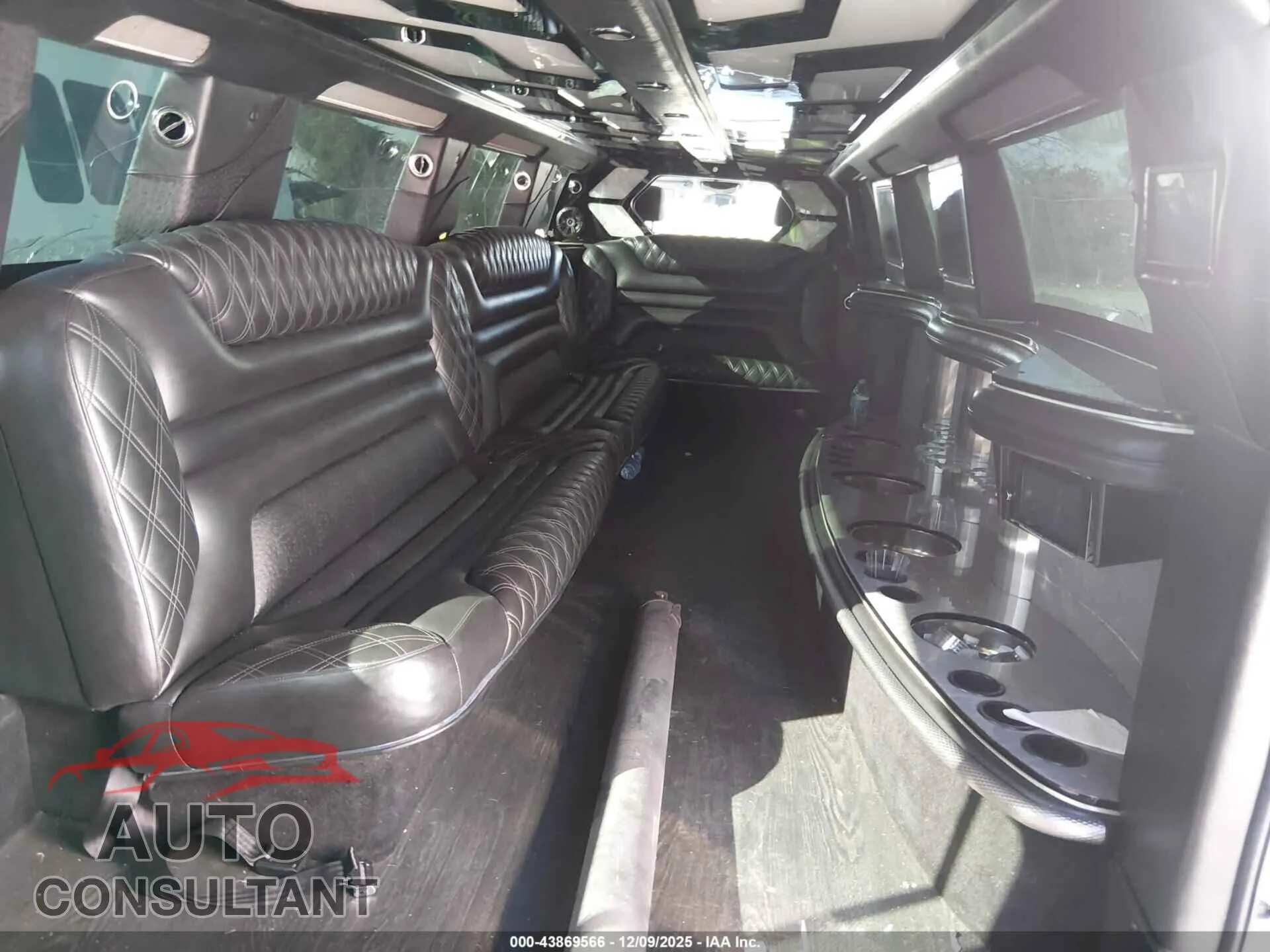 2016 CHEVROLET SUBURBAN Damaged VIN 1GNSCGKC6GR395055 – undercarriage 2016 CHEVROLET SUBURBAN Damaged VIN 1GNSCGKC6GR395055 – undercarriage
