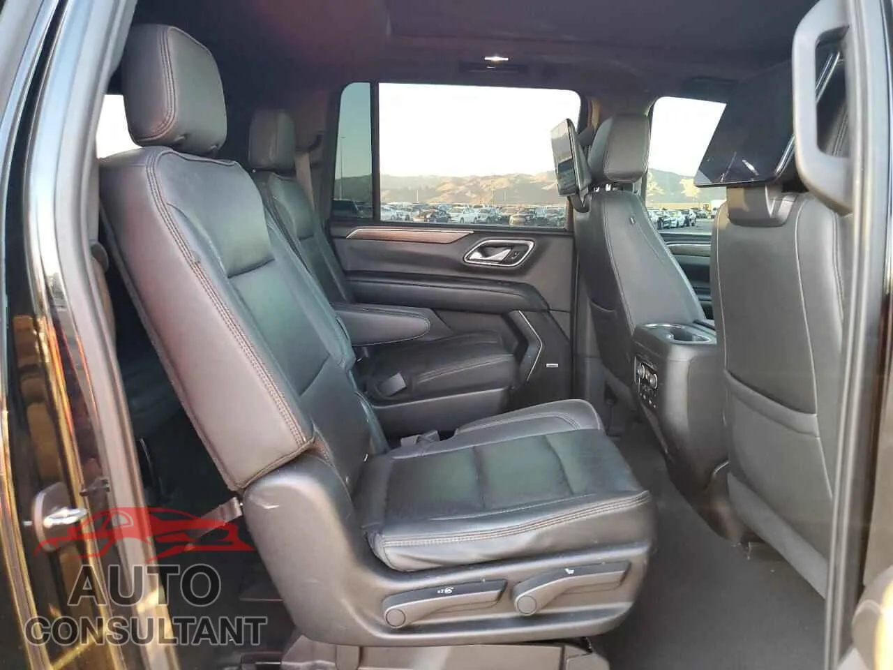 2021 CHEVROLET SUBURBAN Damaged VIN 1GNSCGKLXMR432250 – photo 11