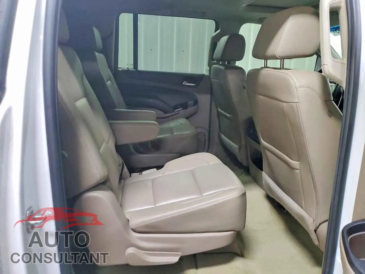 2017 CHEVROLET SUBURBAN Damaged VIN 1GNSCHKC6HR309203 – photo 11 2017 CHEVROLET SUBURBAN Damaged VIN 1GNSCHKC6HR309203 – photo 11