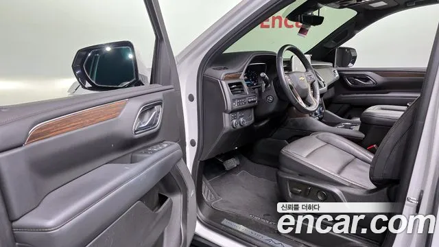 2022 Chevrolet Tahoe 6.2 Dark Knight 4WD Sold VIN 1GNSK8KLXNR282375 – interior seats 2022 Chevrolet Tahoe 6.2 Dark Knight 4WD Sold VIN 1GNSK8KLXNR282375 – interior seats