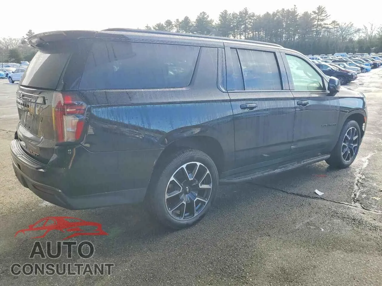 2022 CHEVROLET SUBURBAN Damaged VIN 1GNSKEKD1NR295443 – side profile