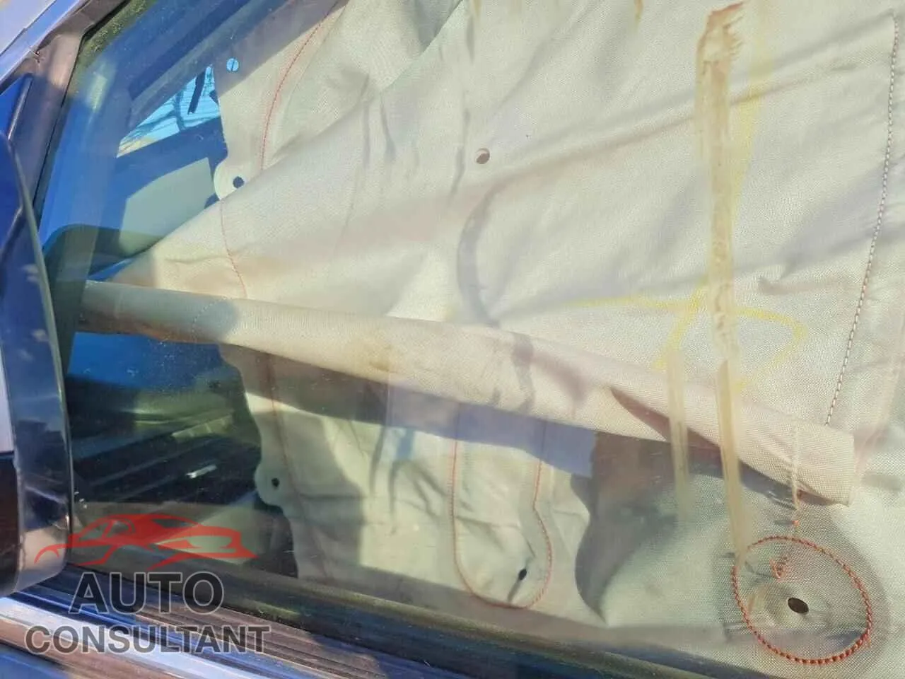 2016 CHEVROLET SUBURBAN Damaged VIN 1GNSKHKC1GR163701 – trunk area