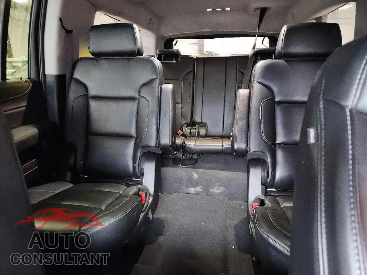 2019 CHEVROLET SUBURBAN Damaged VIN 1GNSKHKC4KR294999 – odometer reading