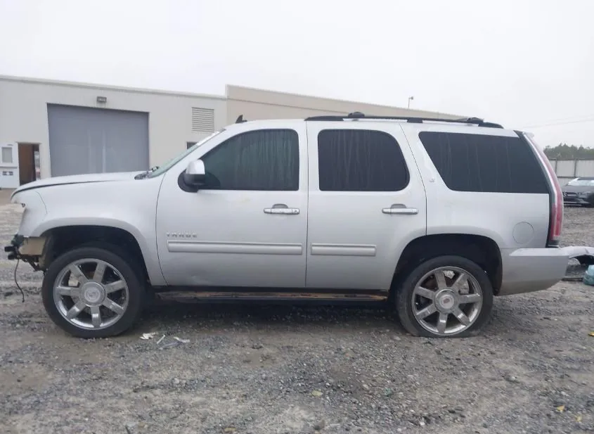 2010 CHEVROLET Tahoe Used VIN 1GNUCBE05AR186121 – side profile