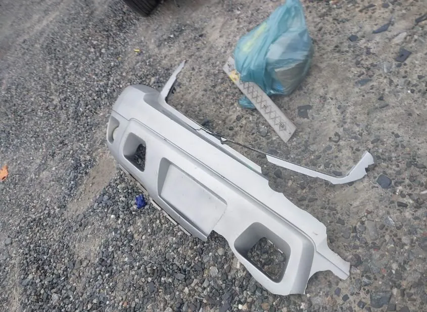 2010 CHEVROLET Tahoe Used VIN 1GNUCBE05AR186121 – trunk area