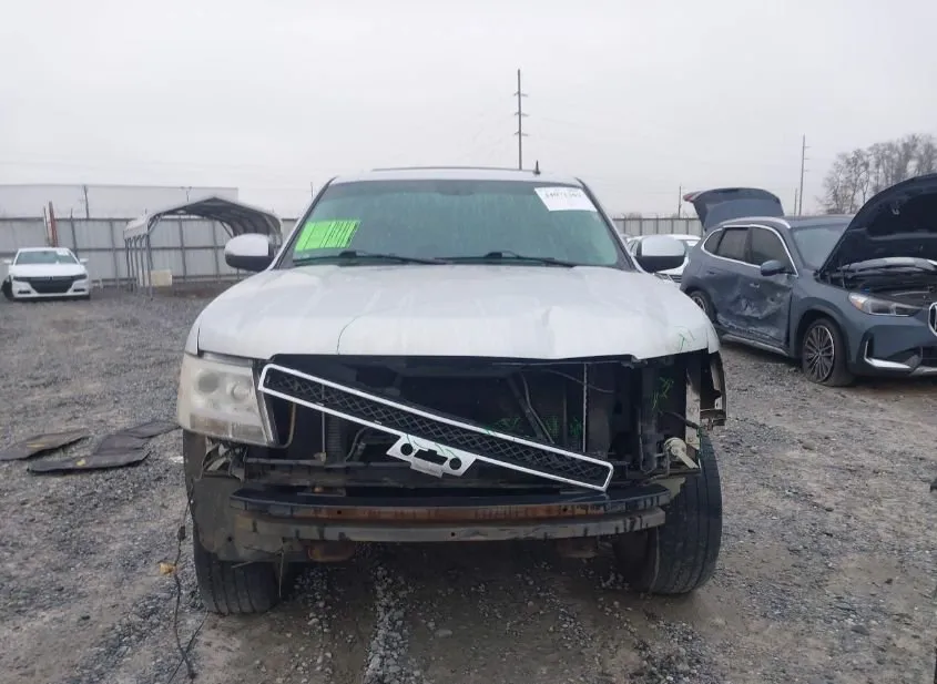 2010 CHEVROLET Tahoe Used VIN 1GNUCBE05AR186121 – odometer reading