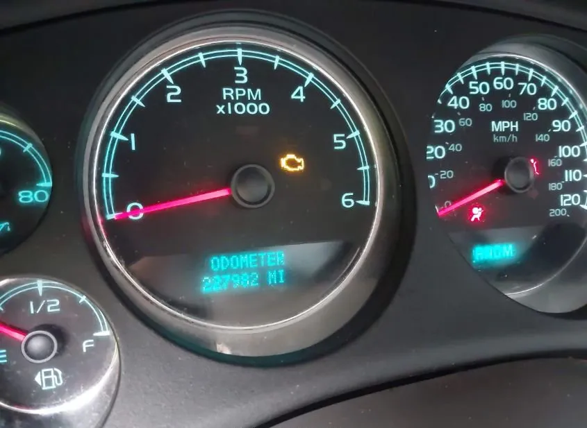 2010 CHEVROLET Tahoe Used VIN 1GNUCBE05AR186121 – photo 16