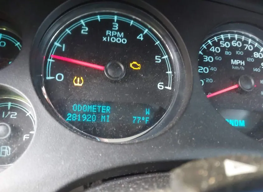 2010 Chevrolet Suburban Used VIN 1GNUKHE31AR216828 – front exterior