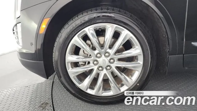 2018 Cadillac XT5 3.6 Platinum Sold VIN 1GYFN9RS4JZ117091 – engine bay