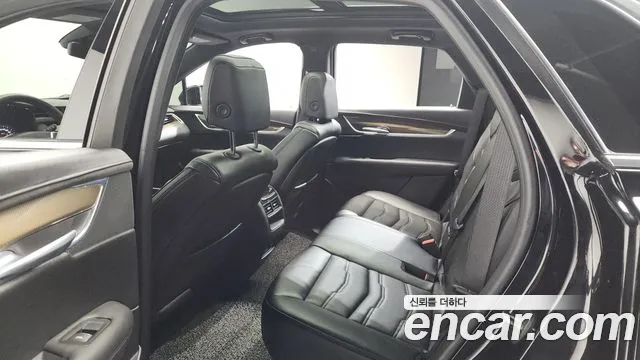 2018 Cadillac XT5 3.6 Platinum Sold VIN 1GYFN9RS4JZ117091 – exterior detail