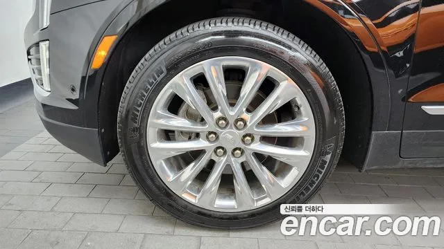 2018 Cadillac Xt5 3.6 Platinum Sold VIN 1GYFN9RS9JZ111741 – front exterior