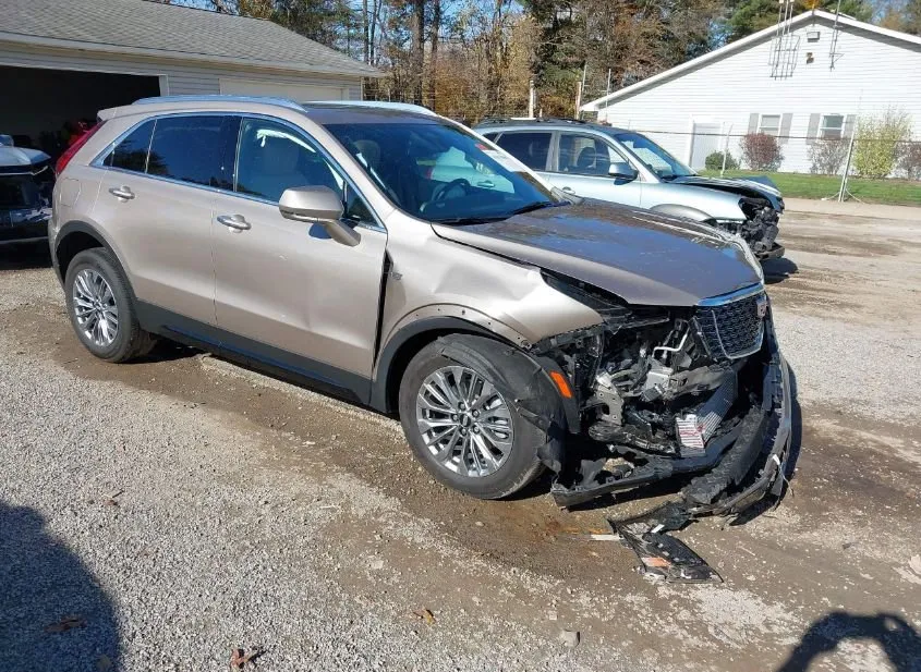 2024 CADILLAC XT4 Used VIN 1GYFZDR41RF202136 – rear exterior