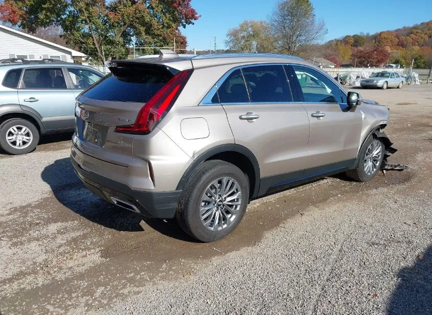 2024 CADILLAC XT4 Used VIN 1GYFZDR41RF202136 – photo 11