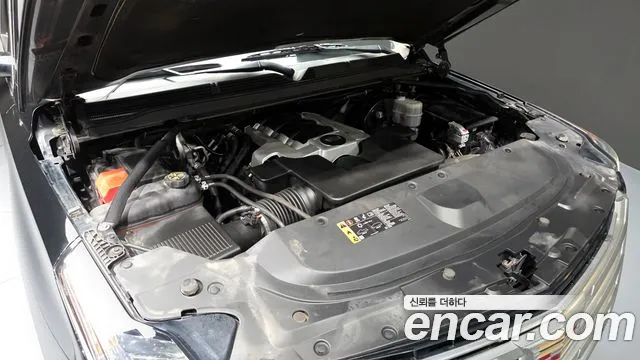 2019 Cadillac Escalade 6.2 Sold VIN 1GYS47KJ5KR351782 – engine bay