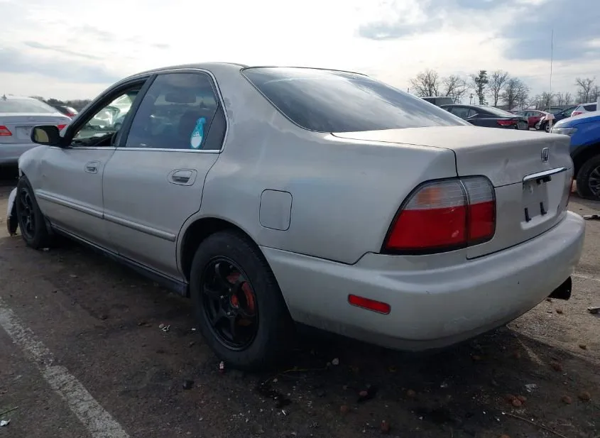 1997 HONDA Accord Used VIN 1HGCD5609VA204501 – photo 15 1997 HONDA Accord Used VIN 1HGCD5609VA204501 – photo 15