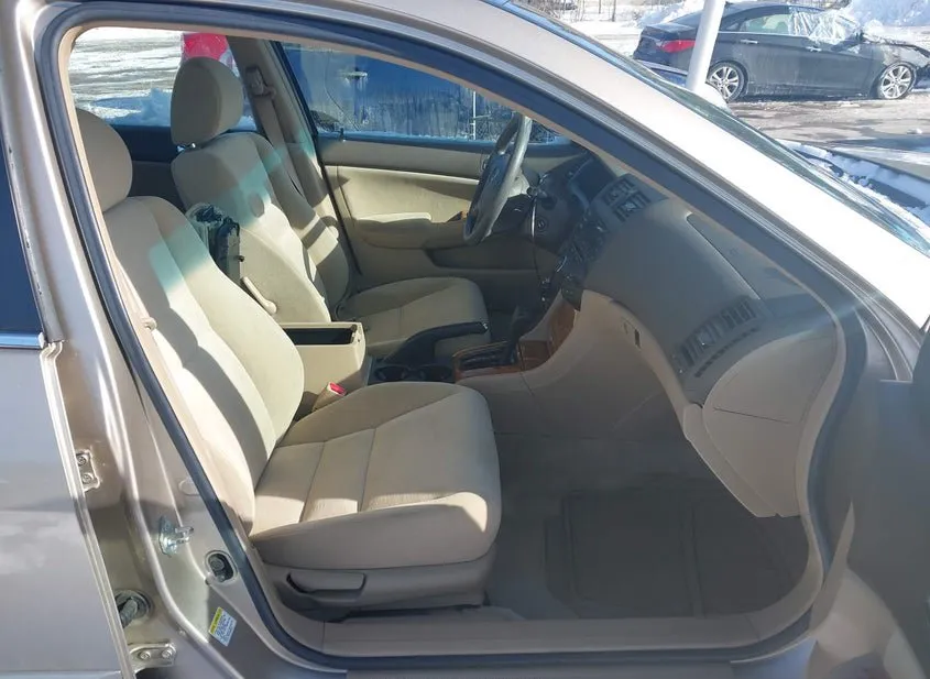 2005 HONDA Accord Used VIN 1HGCM56705A010646 – rear exterior