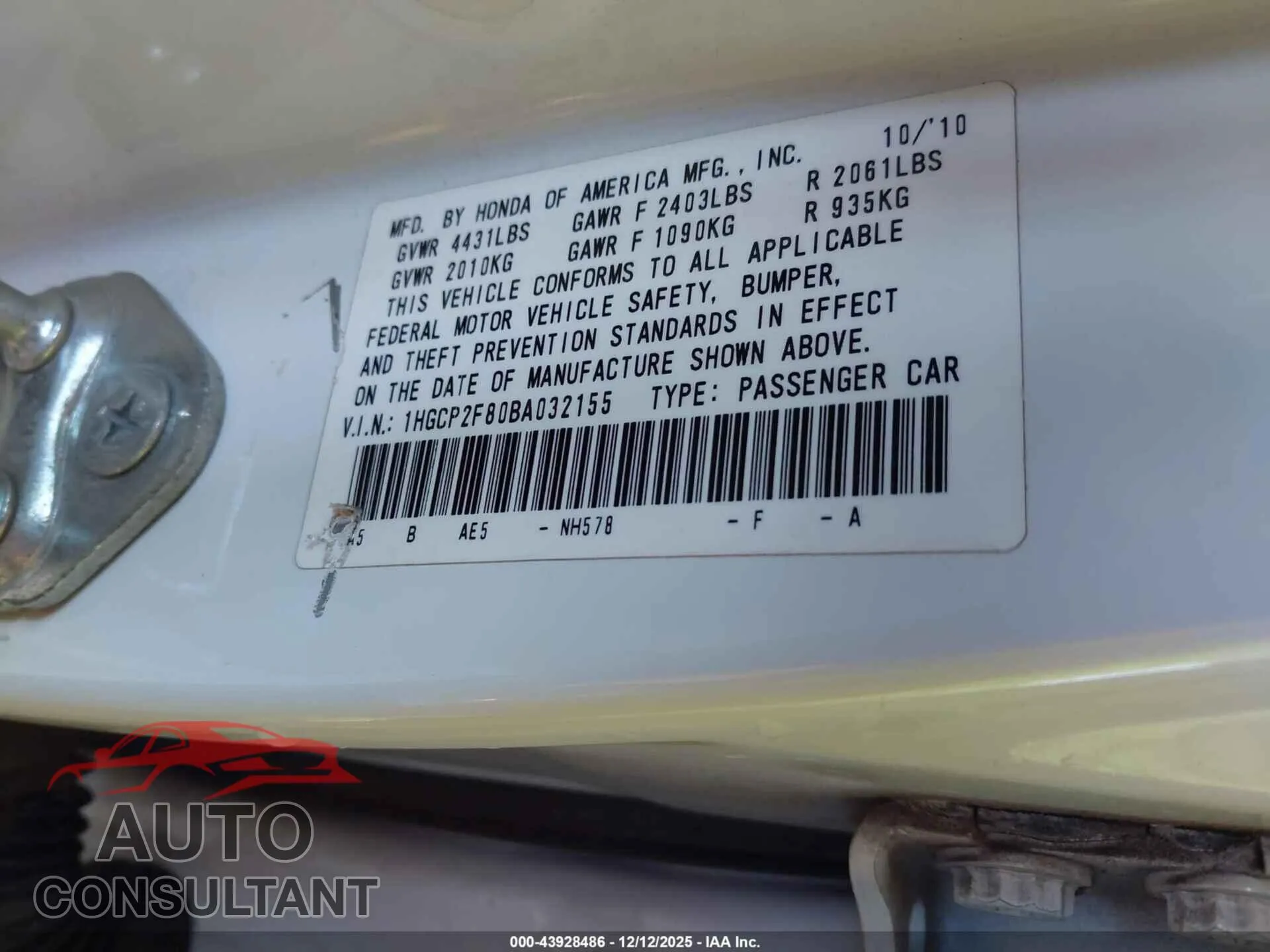 2011 HONDA ACCORD Damaged VIN 1HGCP2F80BA032155 – trunk area