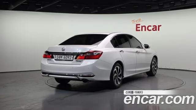 2017 Honda All-New Accord 2.4 Sold VIN 1HGCR2680HA511503 – trunk area 2017 Honda All-New Accord 2.4 Sold VIN 1HGCR2680HA511503 – trunk area