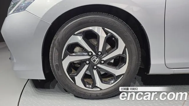 2017 Honda All-New Accord 2.4 Sold VIN 1HGCR2680HA512438 – exterior detail
